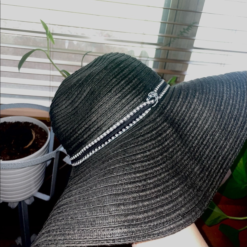 Vera Bradley sun hat